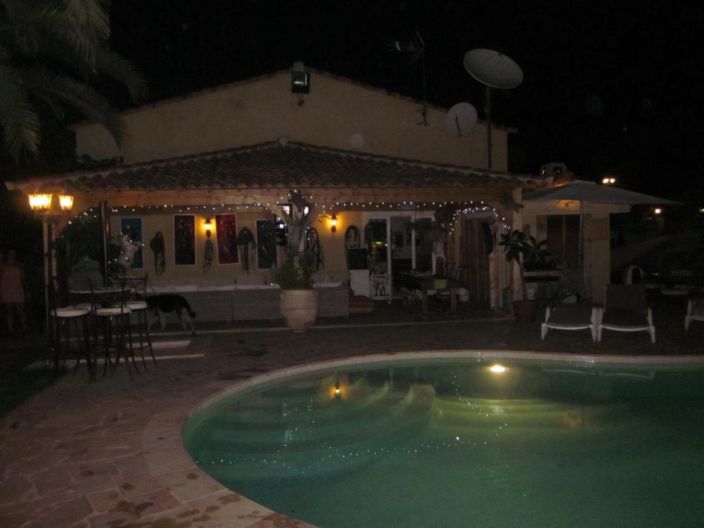 Le Verger De Sauvebonne Bed & Breakfast *